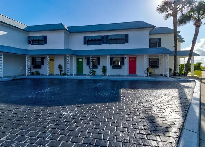 Blue Skies Oceanfront 2 Bedroom Townhouse
