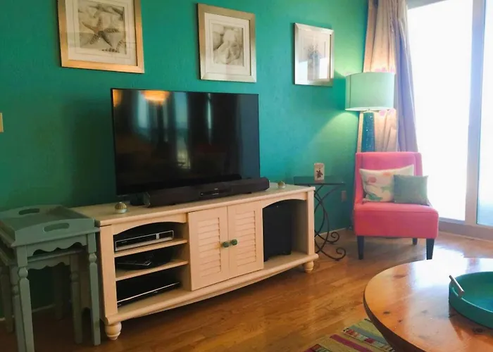 Serene 2Br Oceanfront Condo With Balcony, Florida